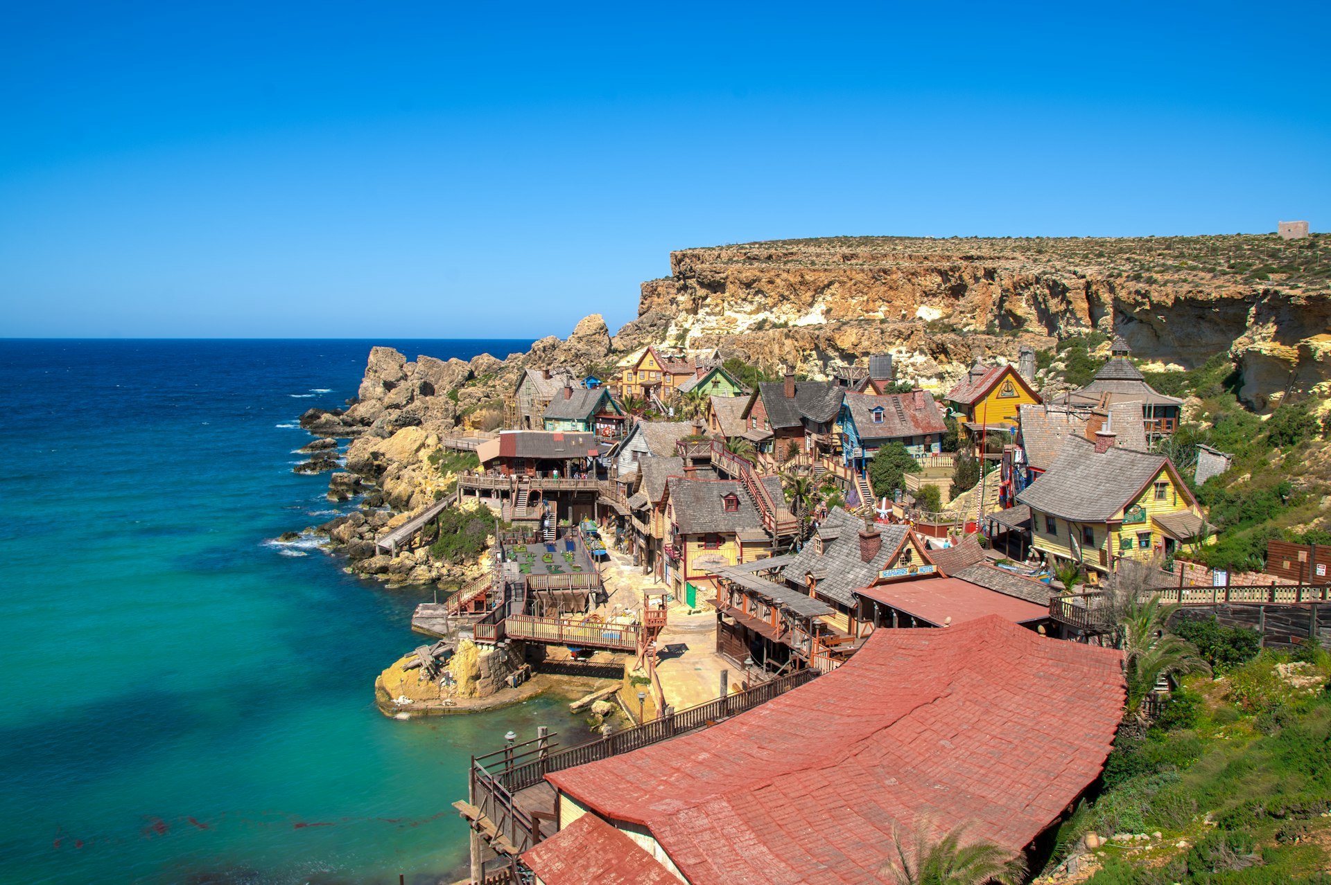 Dorf an der Klippe am Meer — Deià-Stimmung